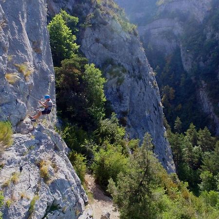 Vvf Haute Provence Lagrand المظهر الخارجي الصورة