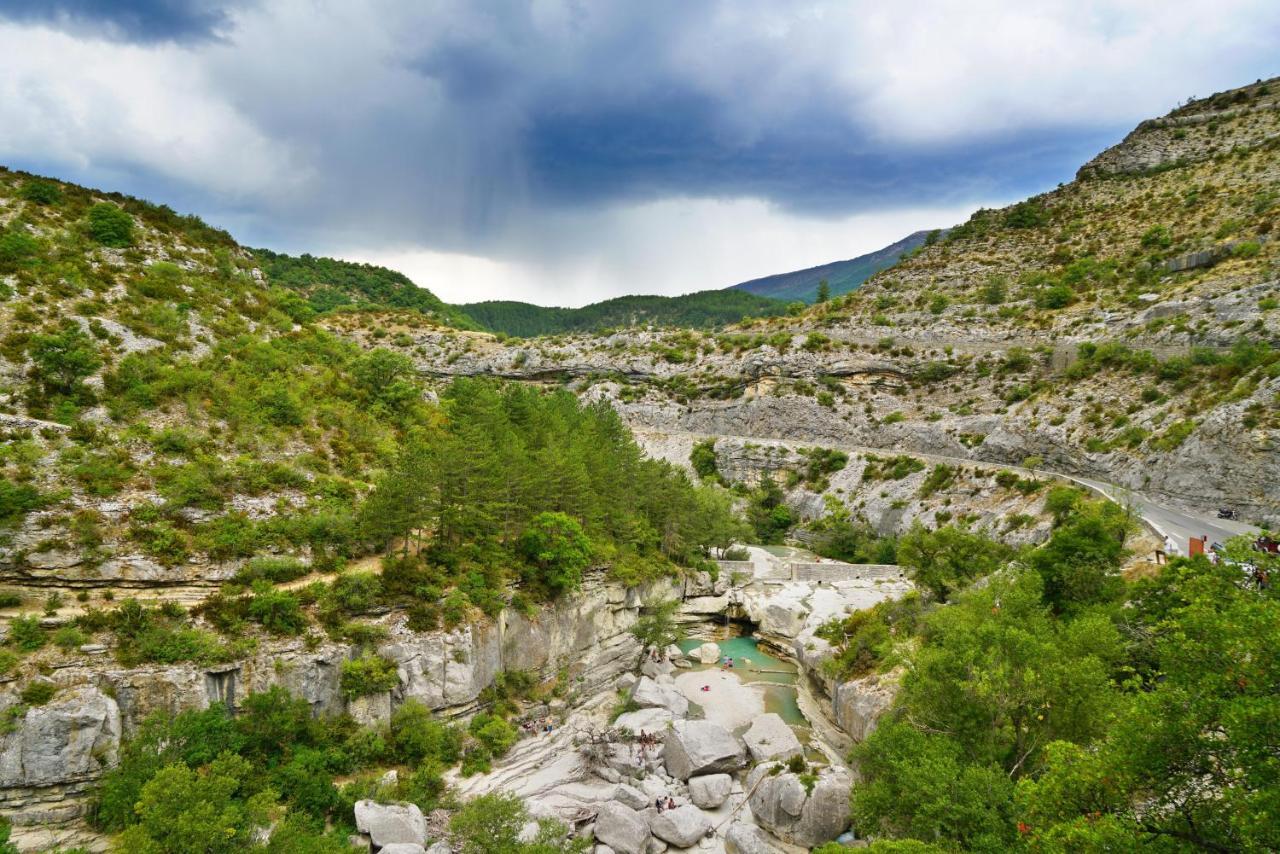 Vvf Haute Provence Lagrand المظهر الخارجي الصورة
